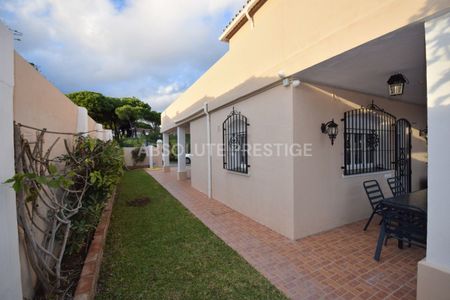 Villa for long term rent in El Paraiso, Estepona East - Photo 2