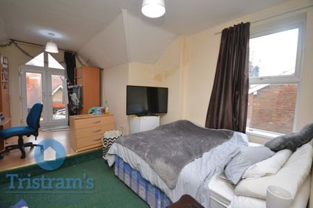 1 bed Shared House for Rent - Photo 2