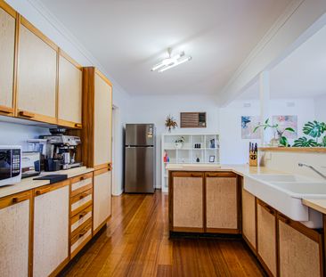 33 Old Lilydale Road, Ringwood East VIC 3135 - House For Rent | Domain - Photo 4