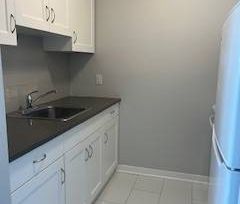 LARGE STUDIO APARTMENT IN THE HEART OF DOWNTOWN VANCOUVER - Photo 1