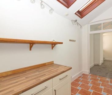 1 bedroom ground floor maisonette to rent - Photo 2