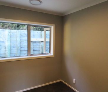 WAINUIOMATA LIVING! - Photo 2