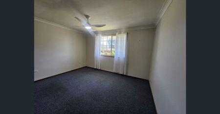 QUIET NEIGHBOURHOOD - Photo 5