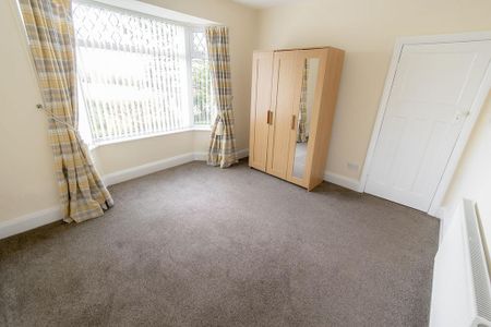 3 bedroom detached bungalow to rent - Photo 2