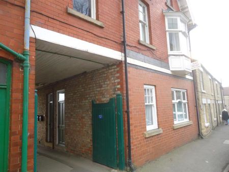 2 bedroom semi-detached house to rent - Photo 3