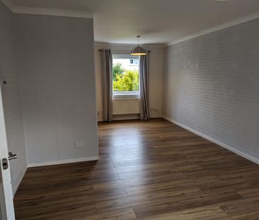 Avon Grove, Penicuik (Ref: 00000268) - Photo 3