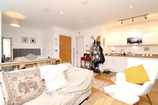 Studio to rent - Photo 1