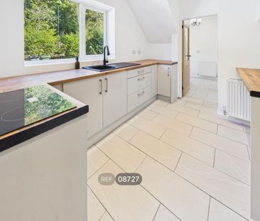 2 bedroom semi-detached house to rent - Photo 4