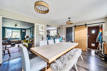 2 bedroom end of terrace house to rent - Photo 4