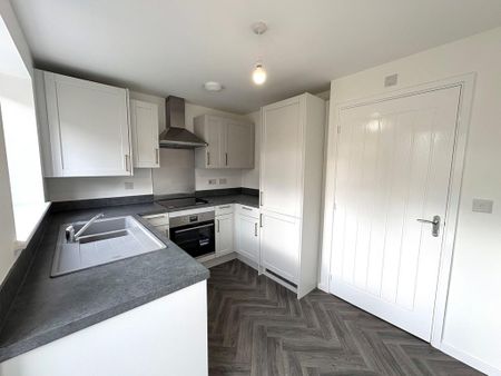 3 bedroom semi-detached house to rent - Photo 5