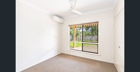 LARGE FAMILY HOME IN QUIET COURT - Photo 5