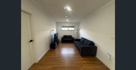 BEAUTIFUL QUALITY HOME!! - Photo 3