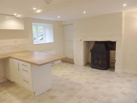 2 bedroom end of terrace house to rent - Photo 4