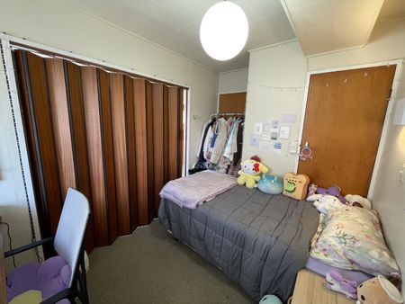 Prime Location Alert! - Photo 5