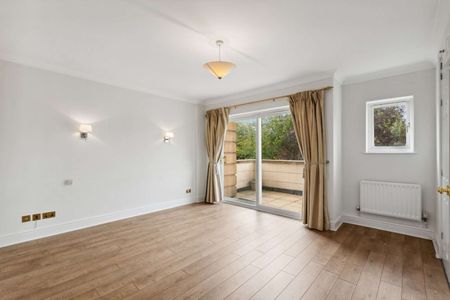 Wyatt Drive, London, SW13 8AH - Photo 2