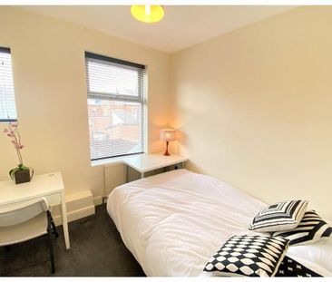 3 bedroom house share to rent - Photo 4