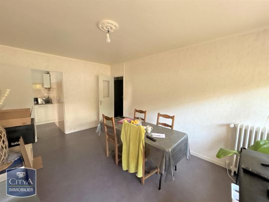 Location Appartement 4 pièces 75m² CASTELSARRASIN 82100 - Photo 1
