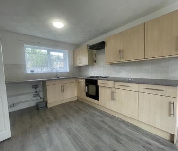 3 bedroom end of terrace house to rent - Photo 6