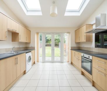 3 bedroom terraced house to rent - Photo 5