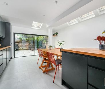 3 bedroom terraced house to rent - Photo 6