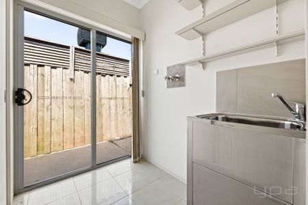 2/9 MONTANA DRIVE WERRIBEE - Photo 2