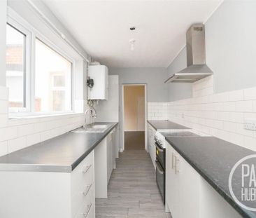 3 bedroom terraced house to rent - Photo 5