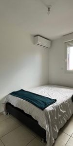 Location Appartement 4 pièces 76m² STE CLOTILDE 97490 - Photo 3