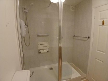 2 bedroom flat to rent - Photo 4