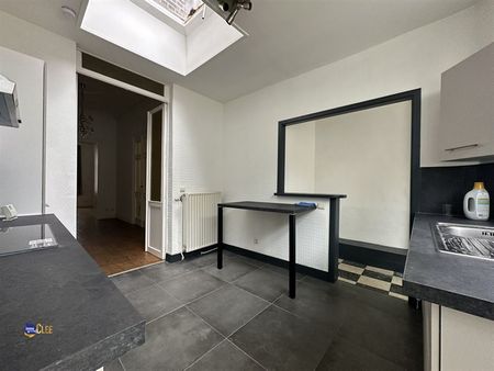 Ruime stadswoning met 3 slpks en koer - Foto 4