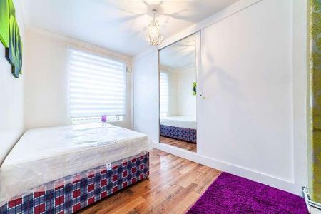 Adare Walk, London, SW16 - Photo 2