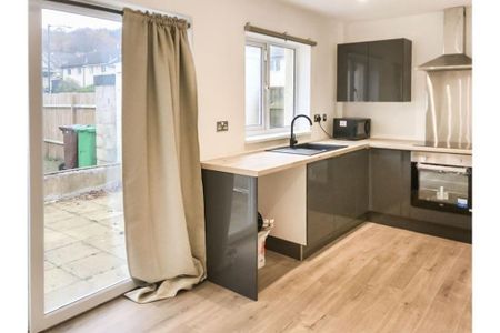 2 bedroom terraced house to rent - Photo 5