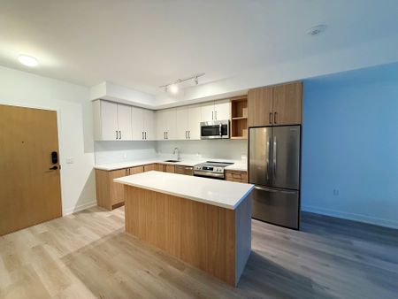 For Lease - 333 Sunseeker Avenue Unit# 229, Innisfil, Ontario - Photo 4