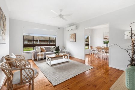 Spacious, Light-Filled Unit with Park Views - Photo 5