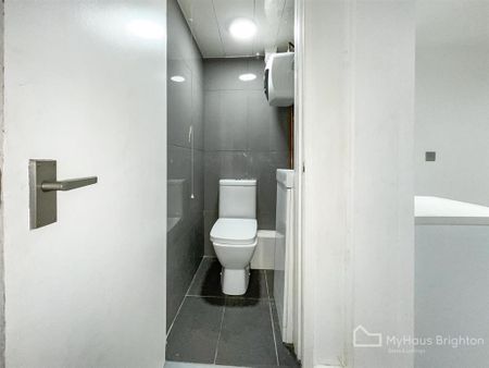 Studio to rent - Photo 5