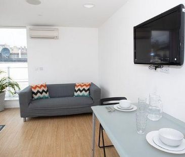 1 bedroom in a flat share to rent - Photo 6