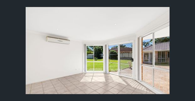 SPACIOUS LIVING AREAS! - Photo 1