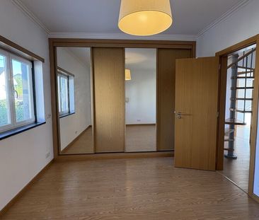 4 Bedroom House with parking, Livramento, Cascais - Photo 3