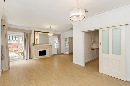 Well Maintained Family Home - Photo 2