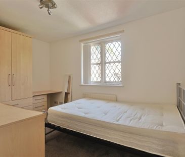 2 bedroom Student Flat to rent in Wallace Street, Newcastle Upon Ty... - Photo 3