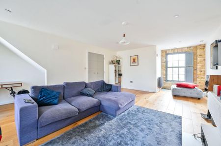 3 bedroom end of terrace house to rent - Photo 2