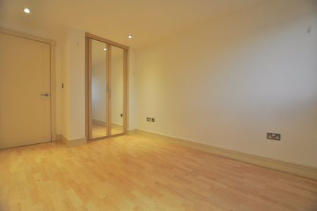 2 Bed Flat, Apollo Building, E14 - Photo 4