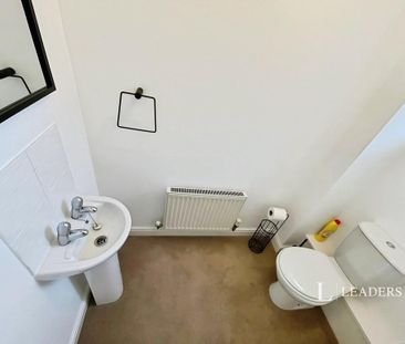 3 bedroom terraced house to rent - Photo 2