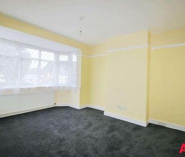 Rush Green Road, Romford, RM7 - Photo 1