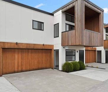 Modern Elegance in the Heart of Hamilton - Photo 3