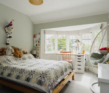 Manor Green Road, Epsom - Photo 3