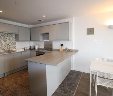 2 bedroom flat to rent - Photo 4