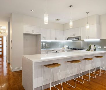 EASY LIVING IN THE MCKINNON ZONE!! - Photo 6