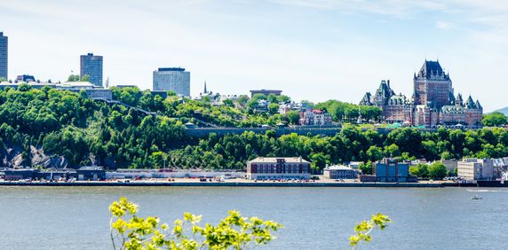 4 1/2 Tout Meublé Avec Vue Sur Le Fleuve - Photo 2