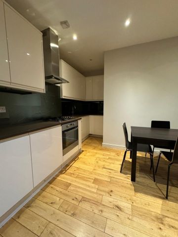1 Bed Flat, High St, W3 - Photo 5