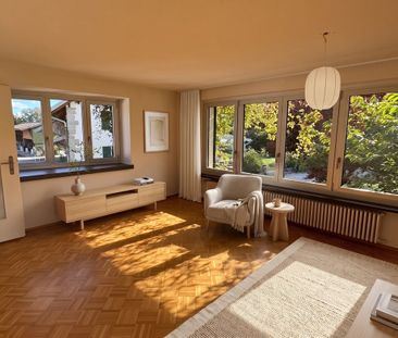 Wohnen, wo die Natur zuhause ist: Charmantes Stöckli mit Weitblick - Photo 1